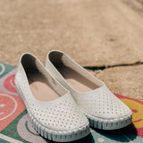 Flats | White