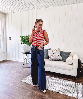 Soft comfort-stretch denim with an easy, flexible fit
Flattering mid-rise waist
Classic five-pocket design
Full-length wide-leg silhouette
Features a trouser-inspired front fold crease detail
Finished hem for a polished look
Dark wash denim