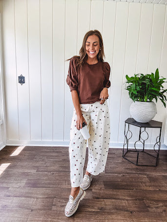 Medium Brown sweatshirt with round neck, 1/2 puff sleeves. Dress up or down.