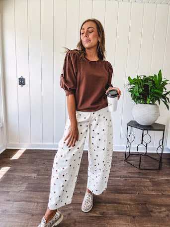 Medium Brown sweatshirt with round neck, 1/2 puff sleeves. Dress up or down.