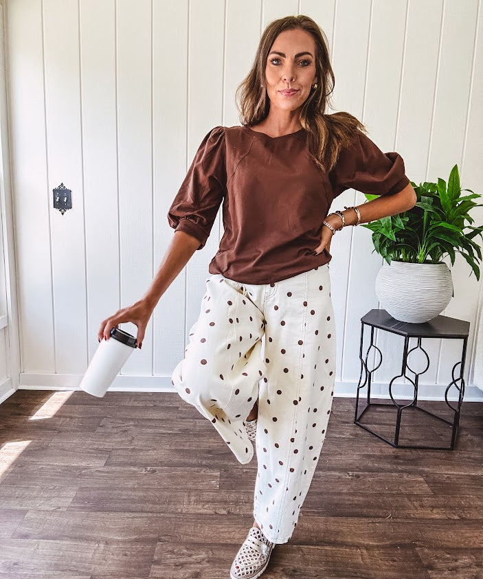 Medium Brown sweatshirt with round neck, 1/2 puff sleeves. Dress up or down.
