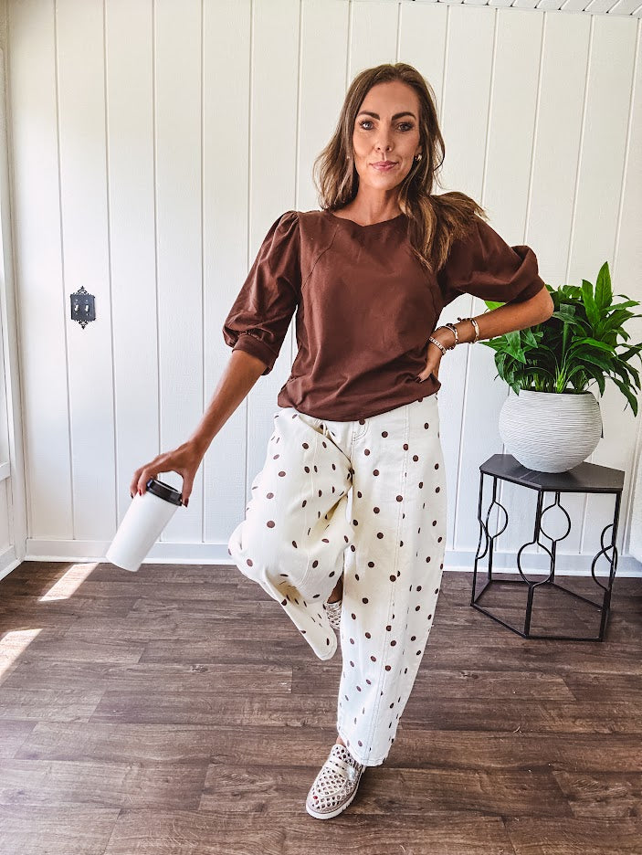 Medium Brown sweatshirt with round neck, 1/2 puff sleeves. Dress up or down.