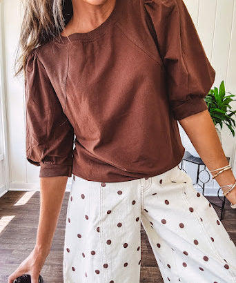 Medium Brown sweatshirt with round neck, 1/2 puff sleeves. Dress up or down.