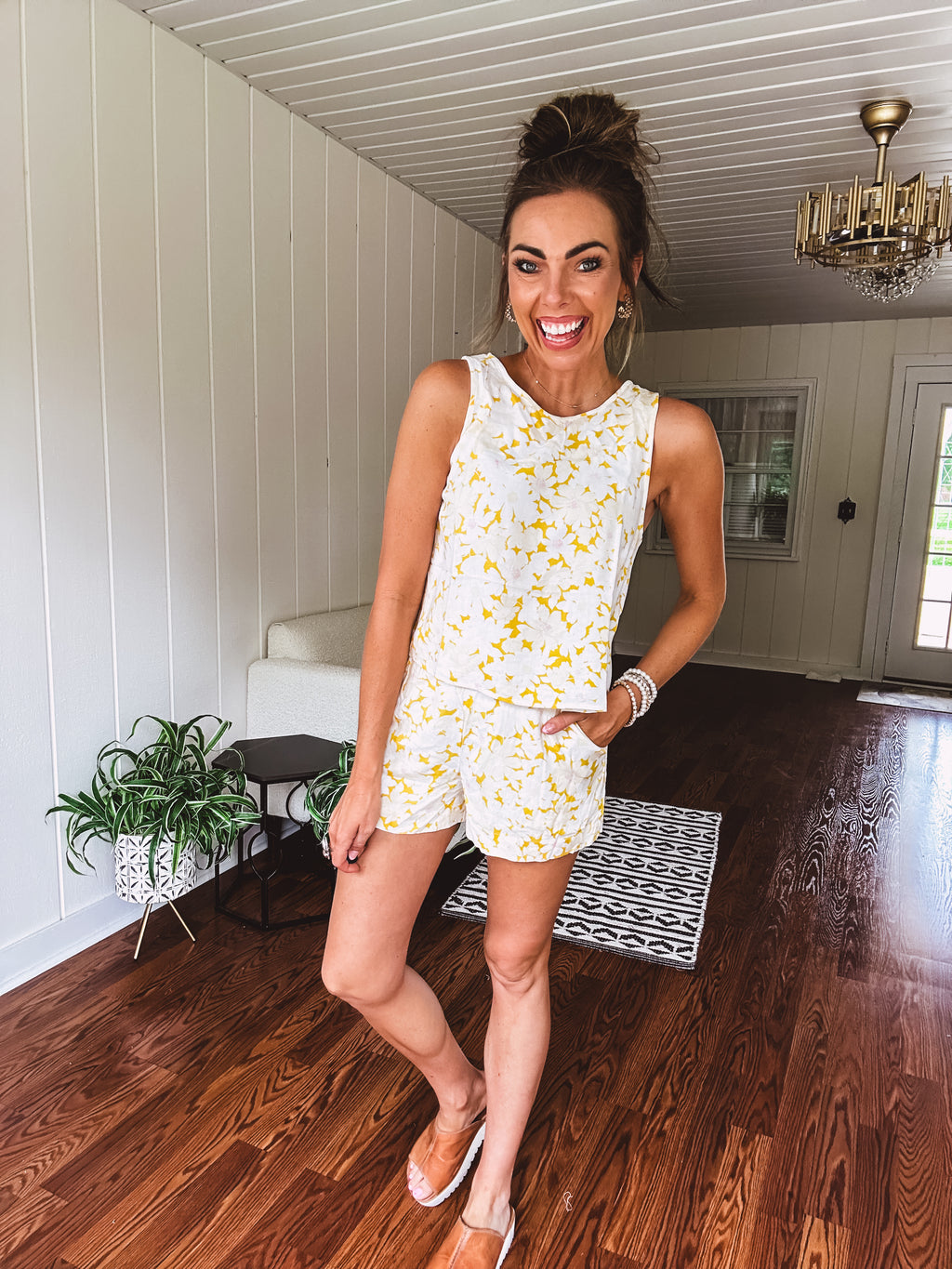 Yellow Daisy Floral Set