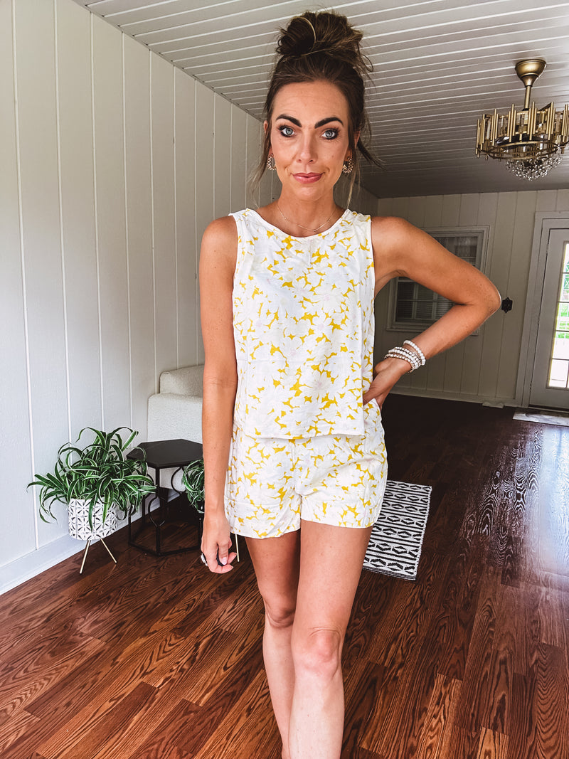 Yellow Daisy Floral Set