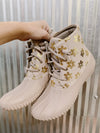 White Flower Boot