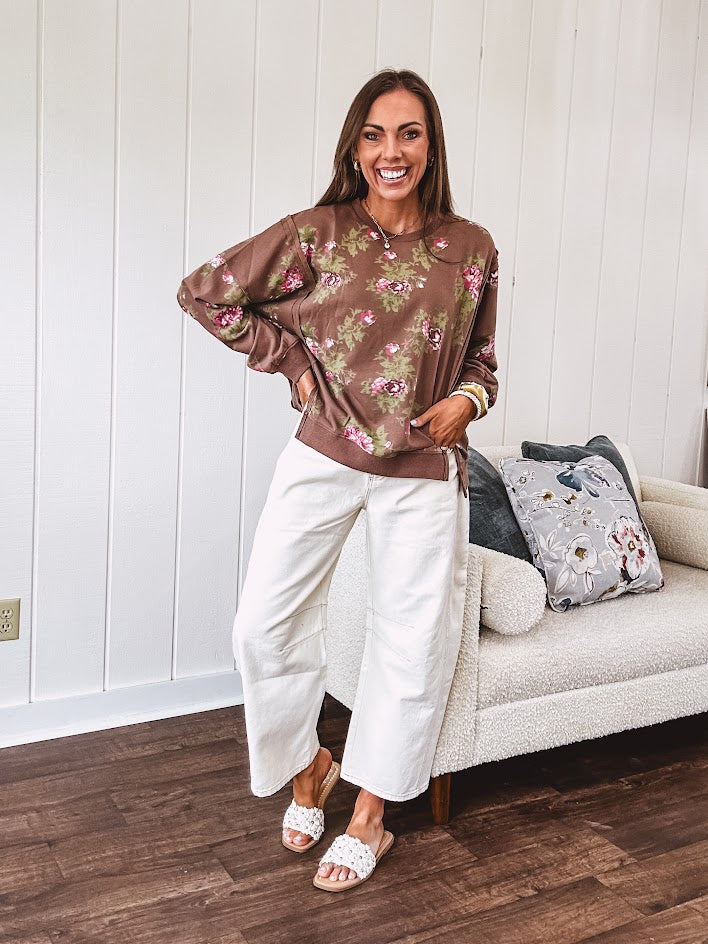 Ecru cropped wide leg pants with barrel stitching on the inner knees, contrast stitching and zero stretch.