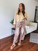 Almond Flower Twill Barrel Pant