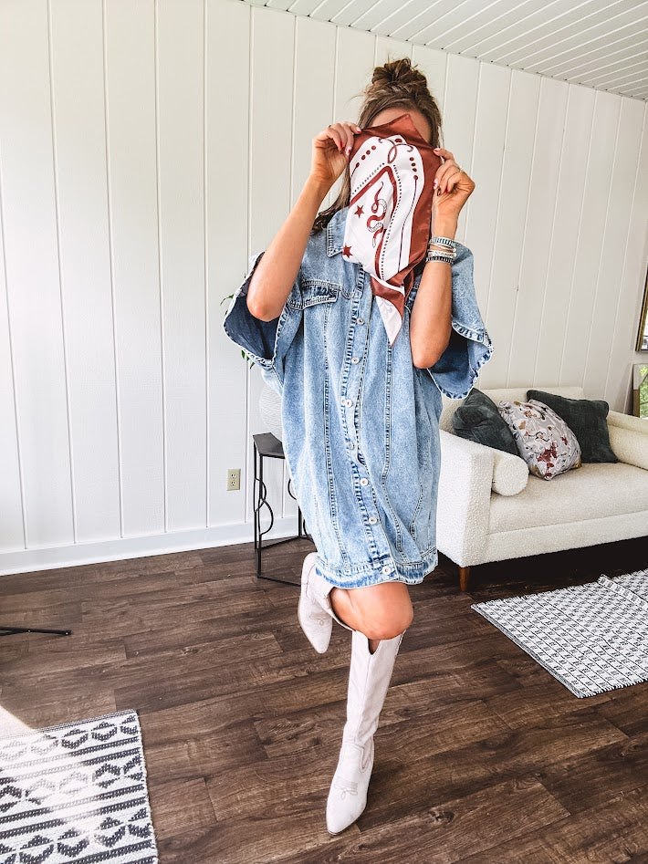These faux silk wild rags cut in a large square are the perfect addition to your 'fit—tie them on a belt, drape across a purse, wear as a scarf, or style into your hair. Seven bold variants let you mix, match, and make a statement. Versatile, playful, and endlessly influential.