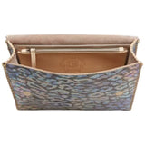 Chrissy Clutch, Iris