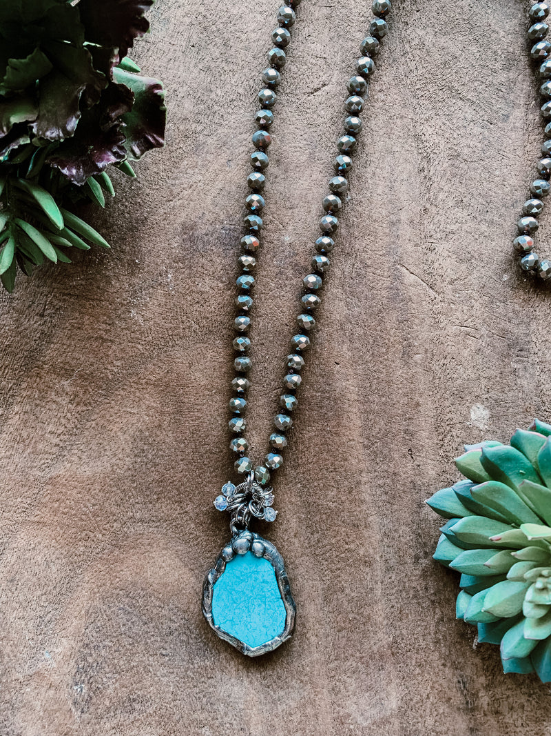 Greige Nook with Turq Soldered Stone