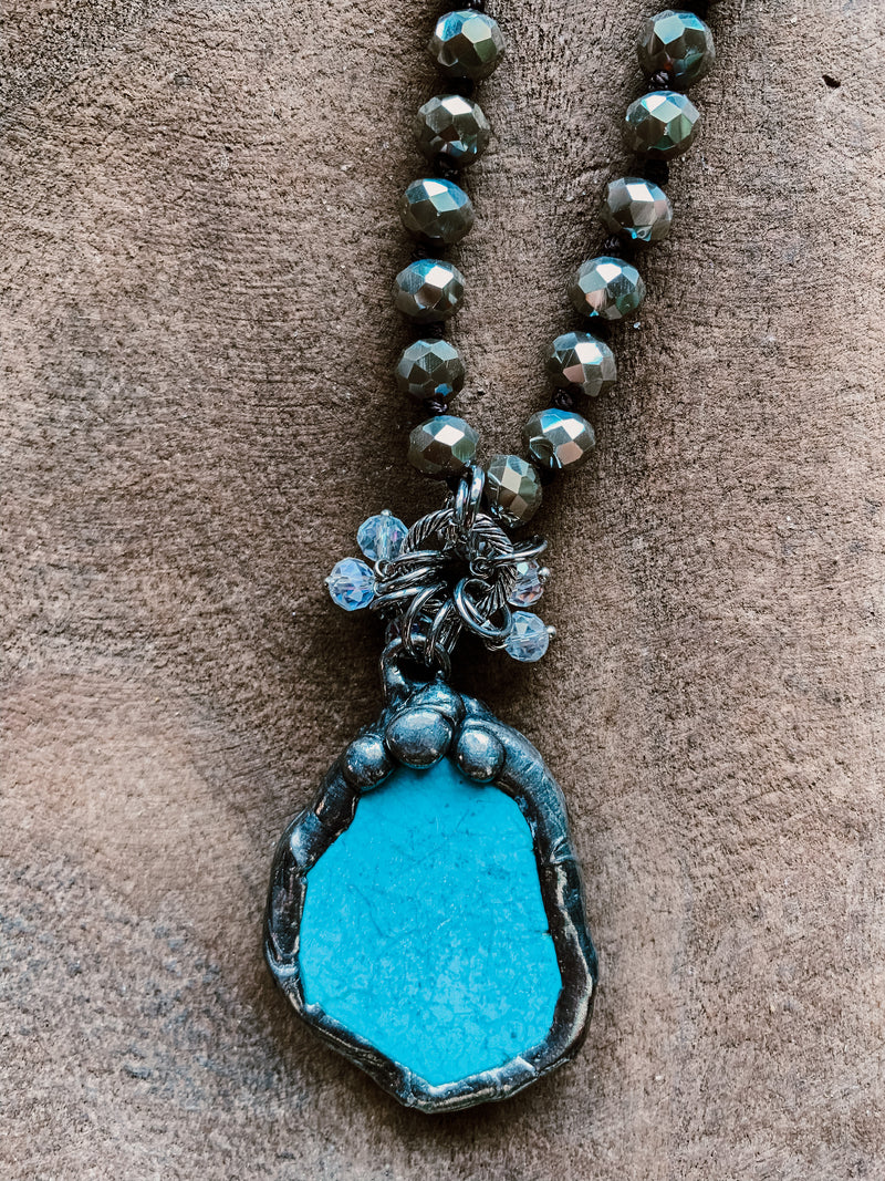 Greige Nook with Turq Soldered Stone