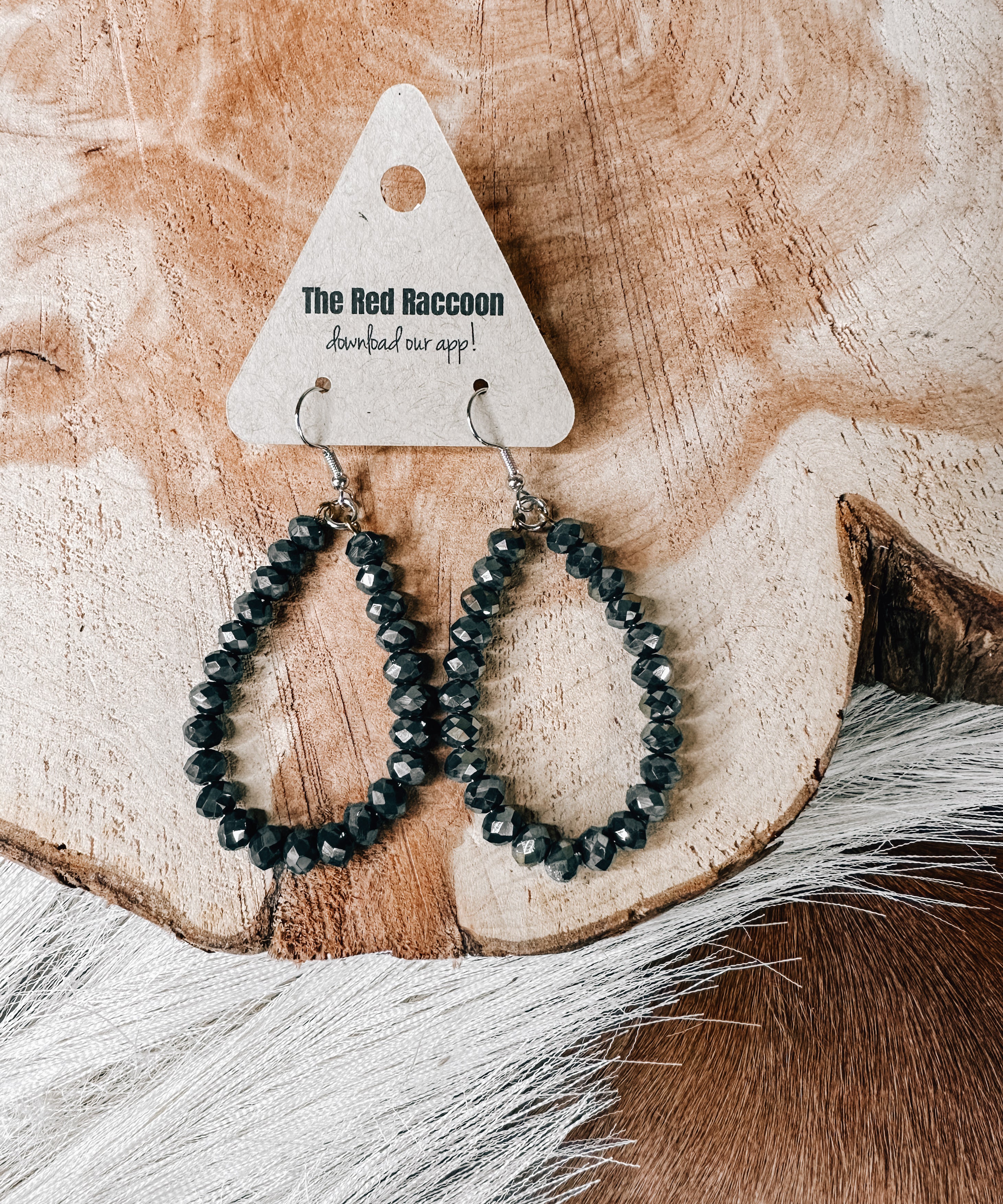 Mini Nook Teardrop Earring