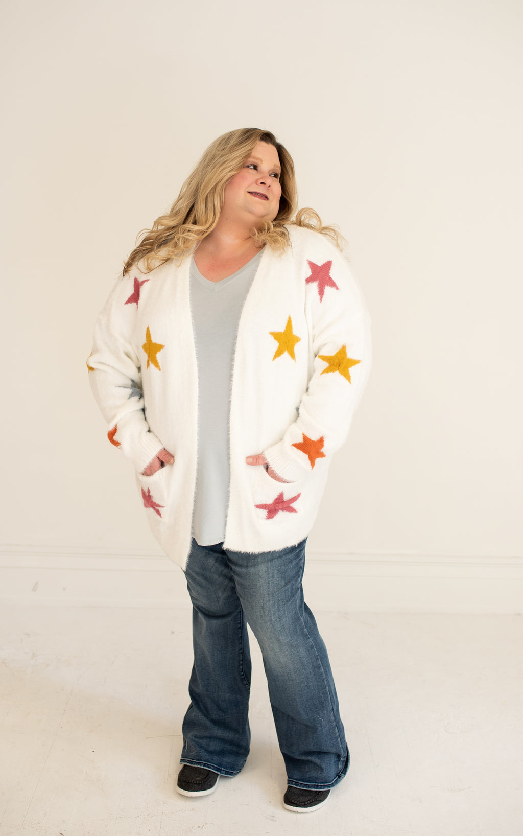 L/S V Neck Round Hem Top